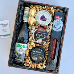 Бокс с орехами и деликатесами "Премиум №1"