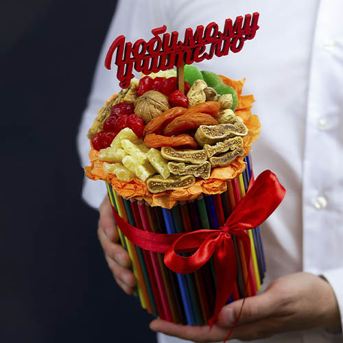 Композиция из сухофруктов и орехов "Карандаш"